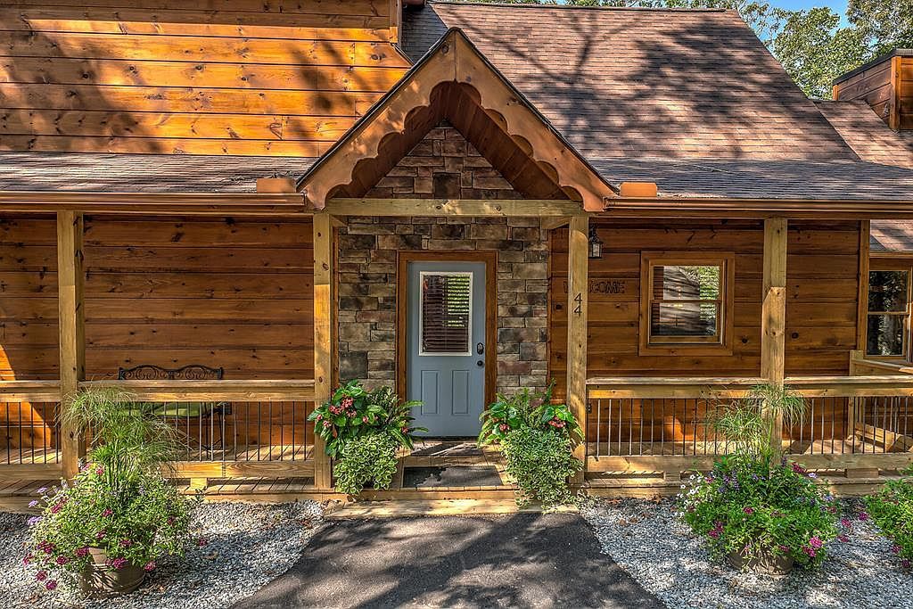 44 Windy Valley Spur Blue Ridge, GA 30513  | Single Family
