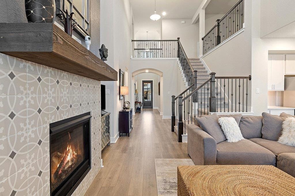 1113 Spring Gulch Ln Georgetown, TX 78628 - Thumbnail 2