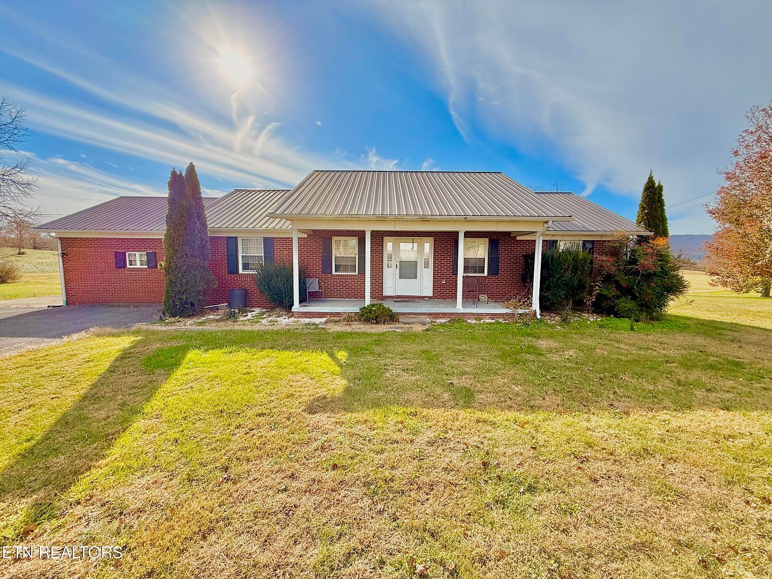 224 Walnut Hill Ln Ewing, VA 24248 - Thumbnail 2