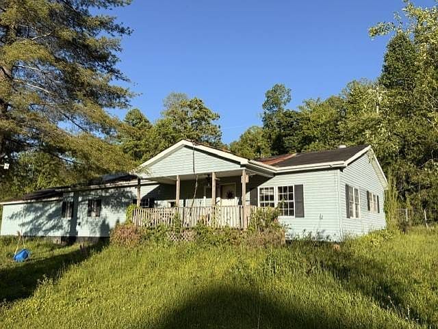 1199 E Highway 221 Bledsoe, KY 40810, 40810