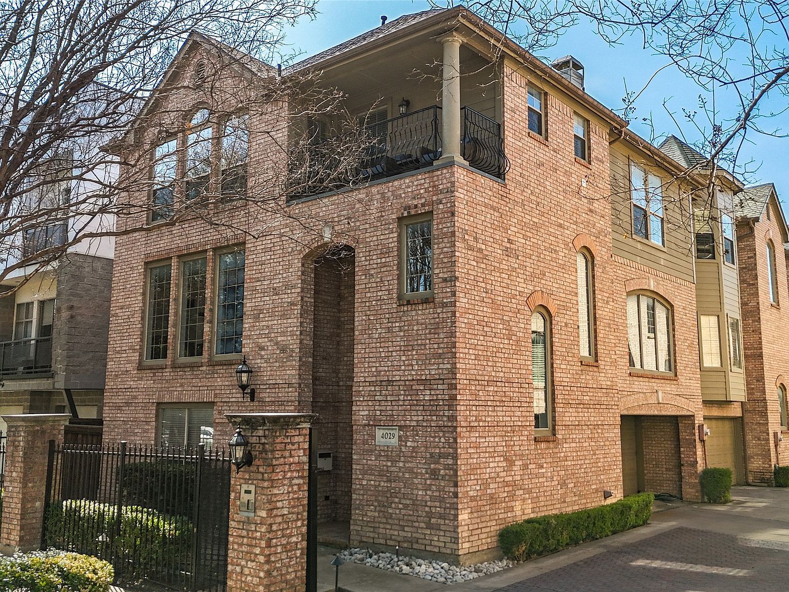 4029 Bowser Ave Dallas, TX 75219 - Thumbnail 2