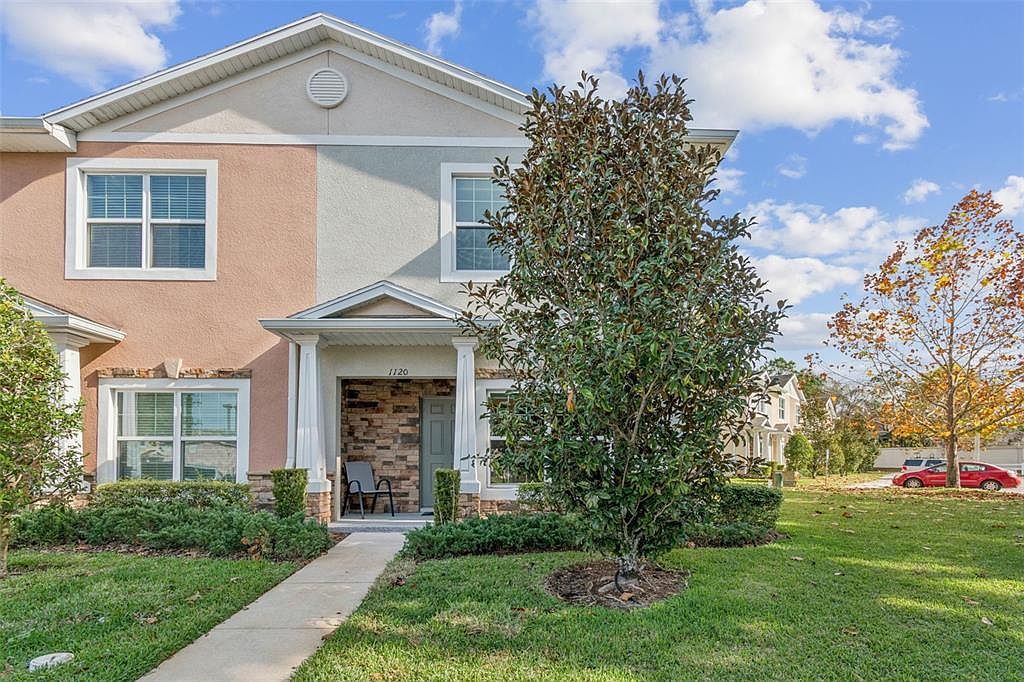 1120 Hillhurst Dr Zephyrhills, FL 33543 - Thumbnail 2