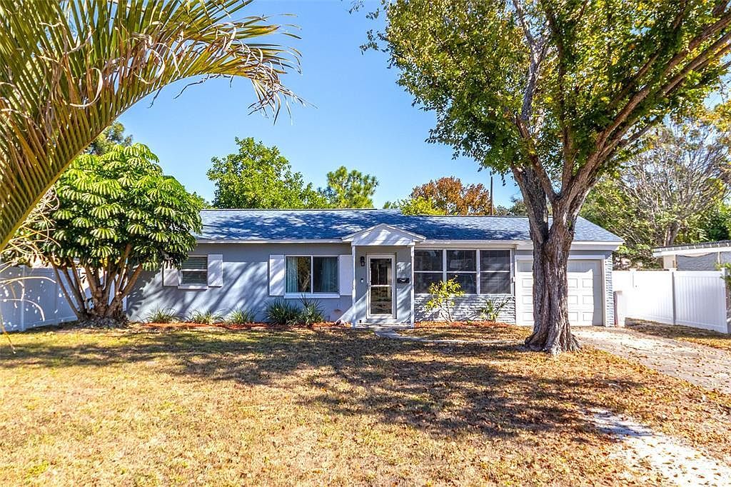 1725 Bradshaw Ln N Saint Petersburg, FL 33710 - Thumbnail 2