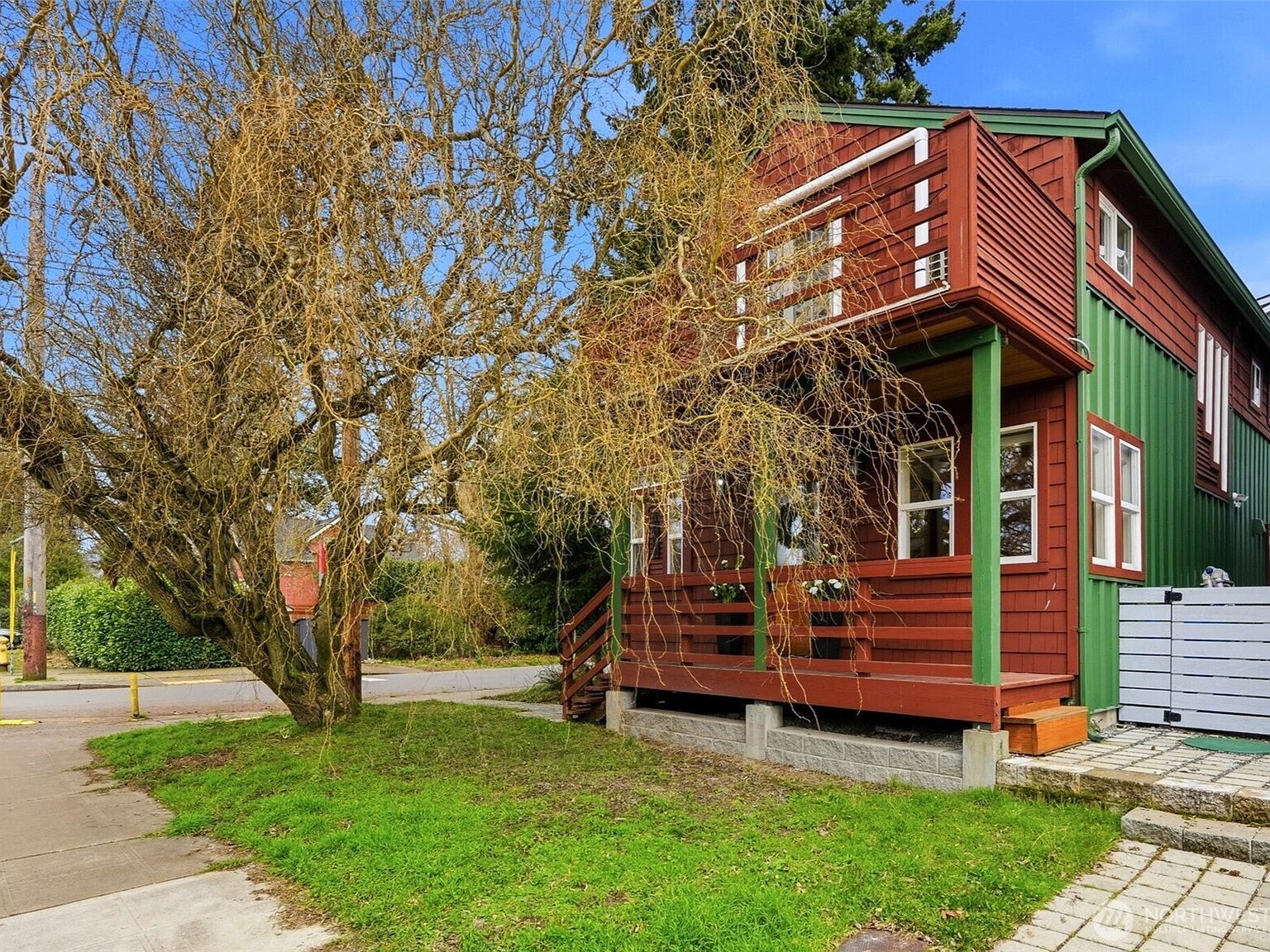 8752 Dayton Ave N #B Seattle, WA 98103 - Thumbnail 2