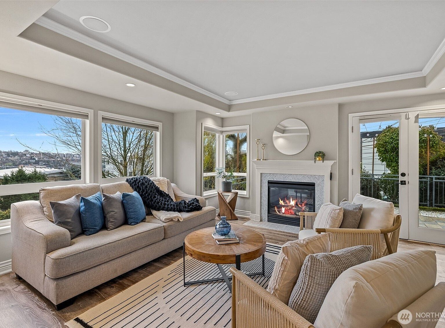 1203 5th Ave N Seattle, WA 98109 - Thumbnail 2