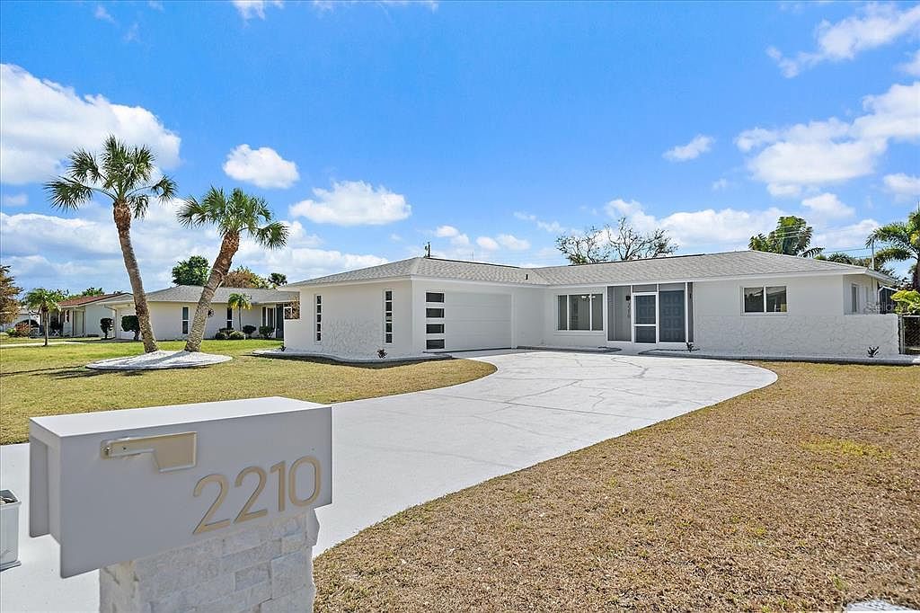 2210 Blackwood Dr Venice, FL 34293 - Thumbnail 2