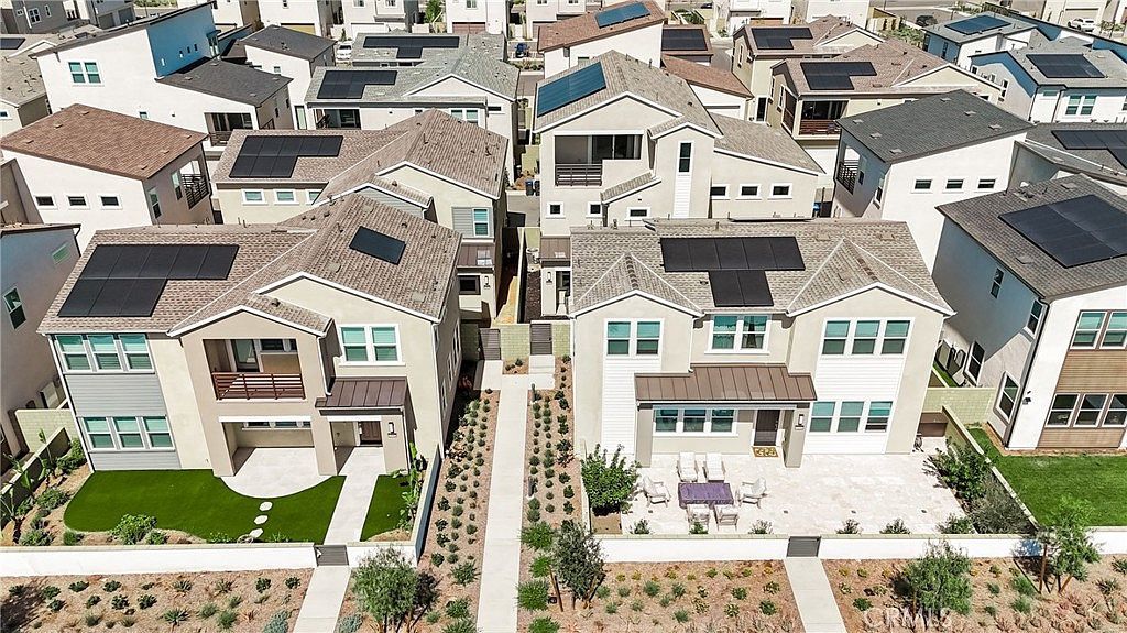 74 Dudley Irvine, CA 92618  | Condominium
