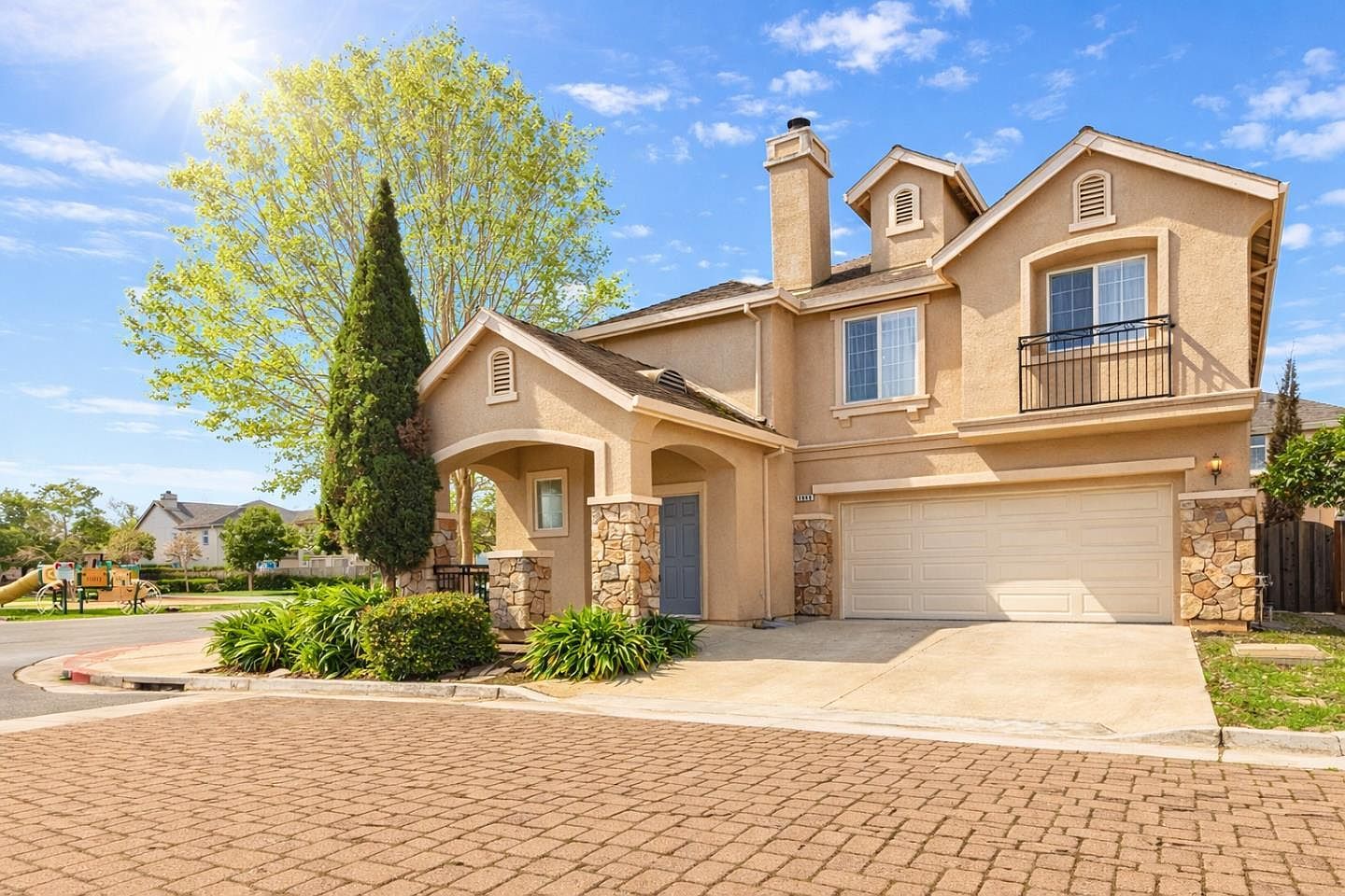 1849 Bradbury St Salinas, CA 93906 - Thumbnail 2