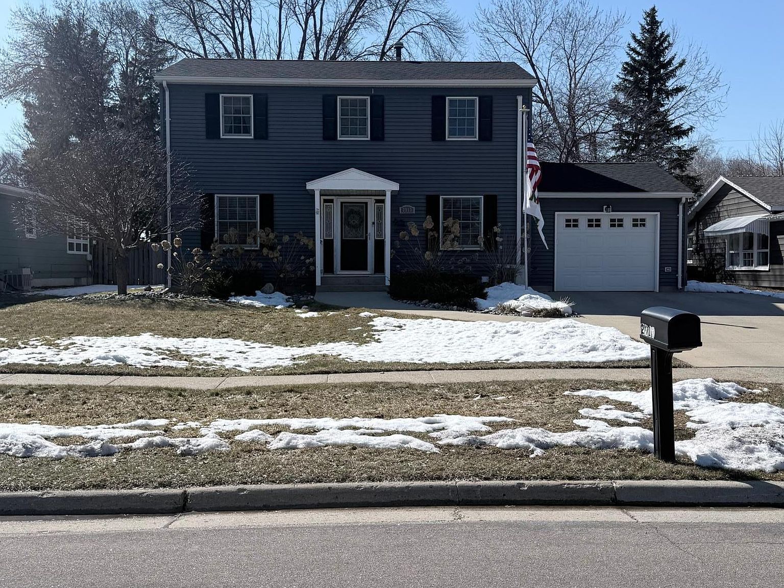 2913 11th St S Fargo, ND 58103  | Single Family