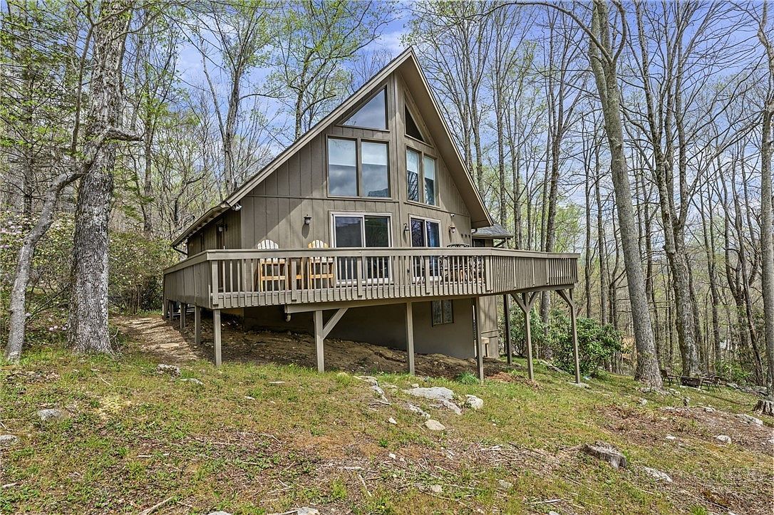 160 Bagpipe Way Banner Elk, NC 28604  | Single Family