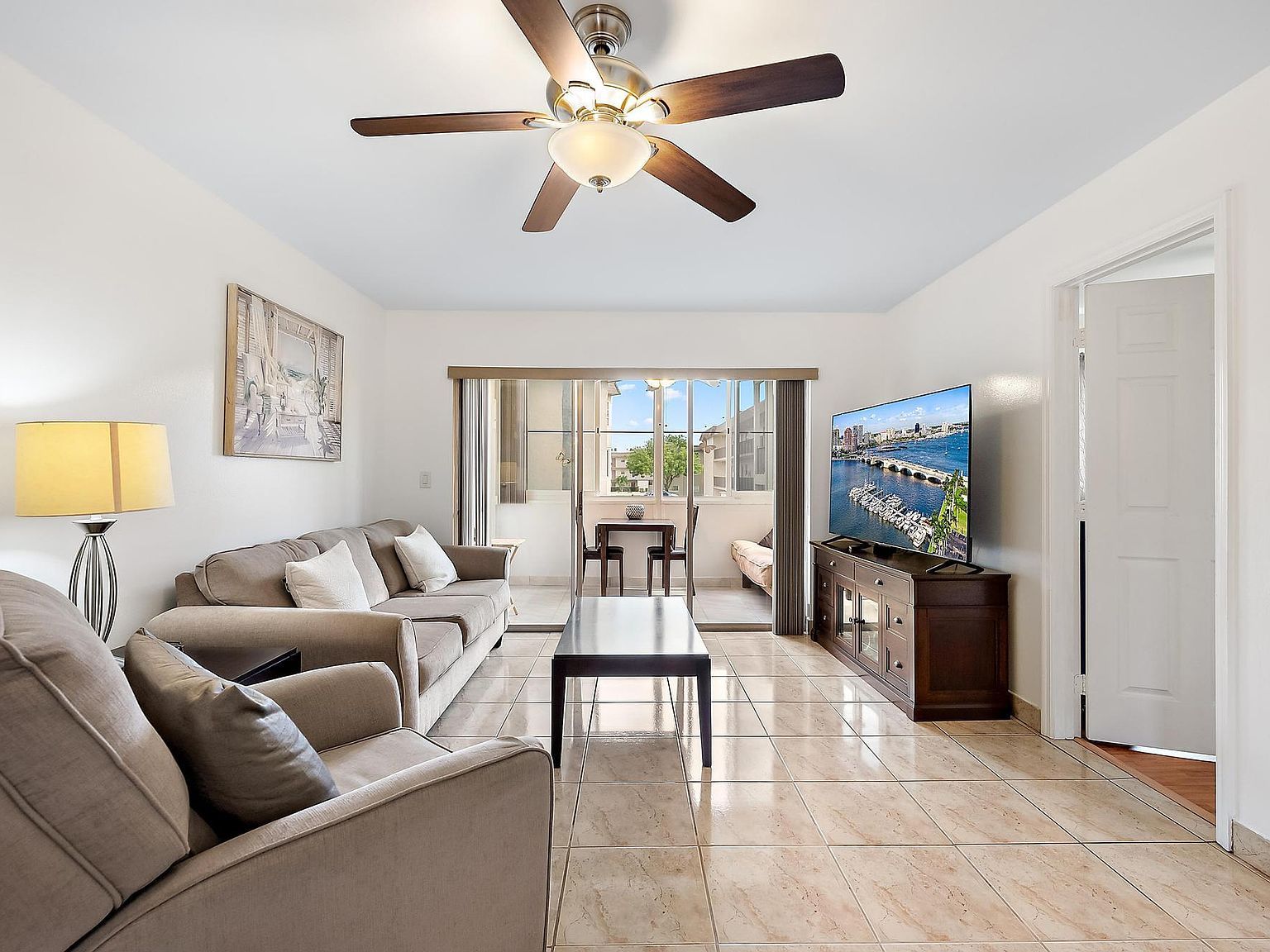 701 Lori Dr APT 206 Palm Springs, FL 33461 - Thumbnail 2