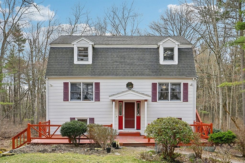 460 Shawsheen Ave Wilmington, MA 01887  | Single Family