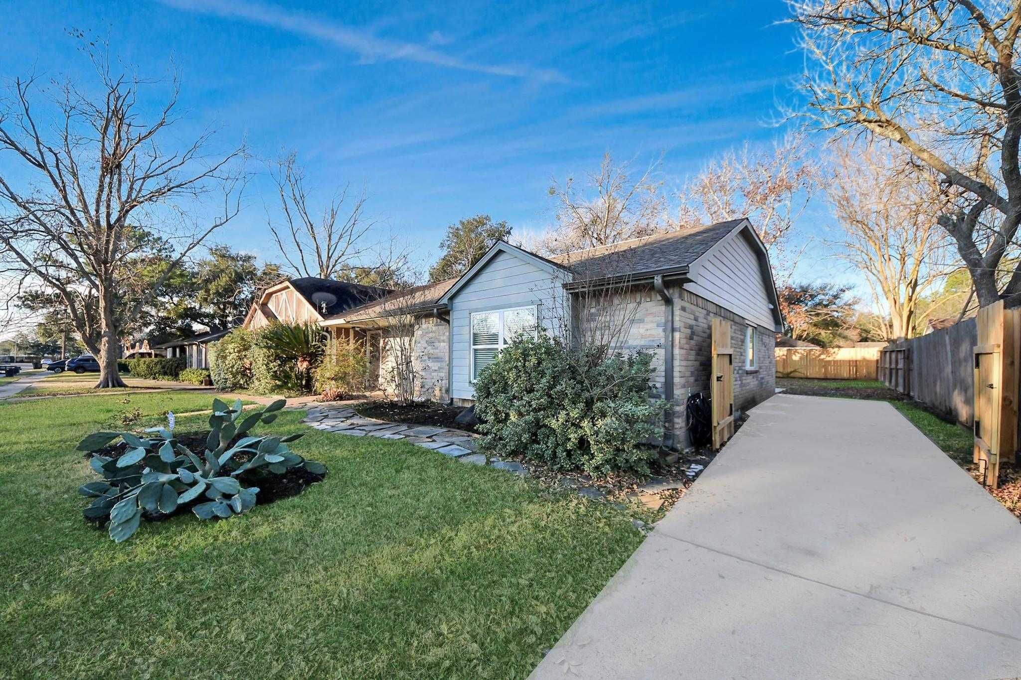 3842 Westmeadow Drive, Houston, TX, USA, 77082  | Single Family