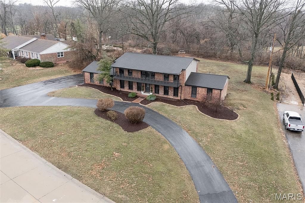 11584 New London Dr Saint Louis, MO 63141 - Thumbnail 2