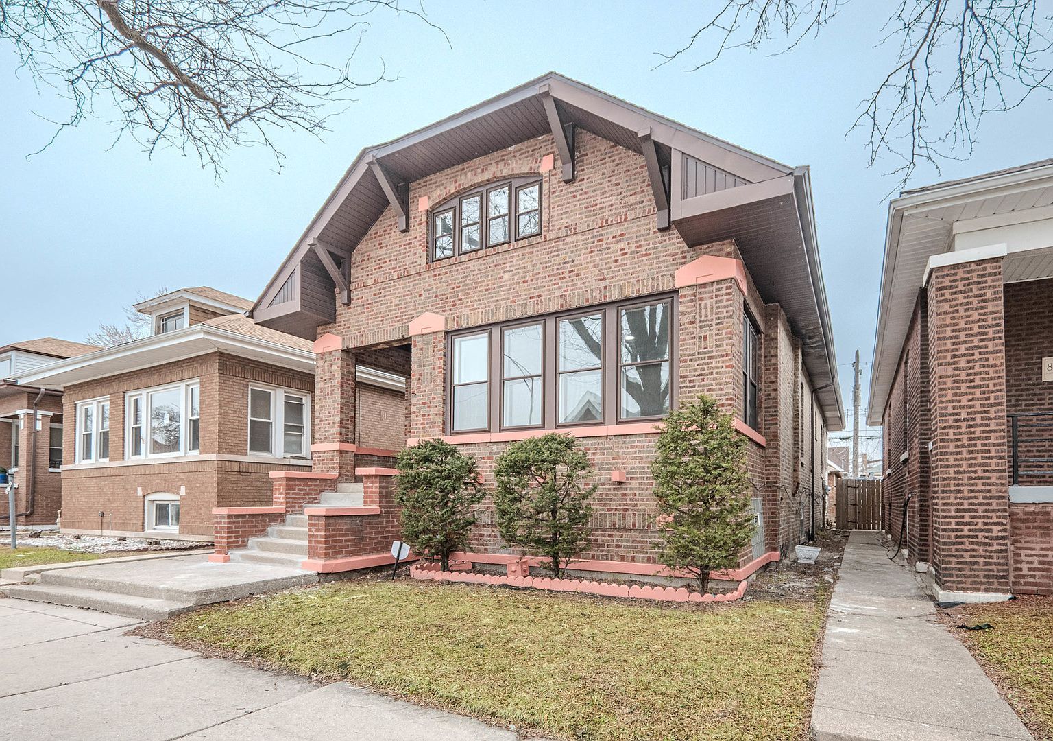 8137 S Loomis Blvd Chicago, IL 60620 - Thumbnail 2