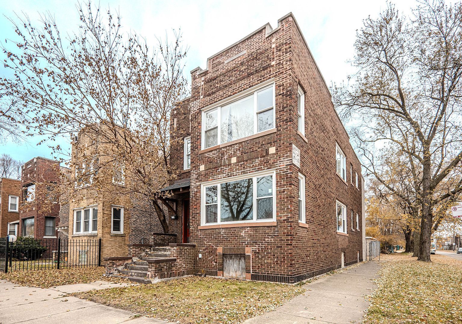 1301 E 73rd St Chicago, IL 60619 - Thumbnail 2