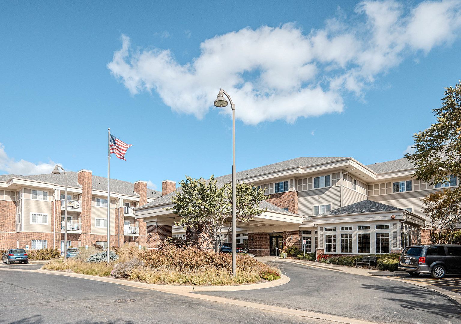 801 N McLean Blvd APT 320 Elgin, IL 60123 - Thumbnail 2