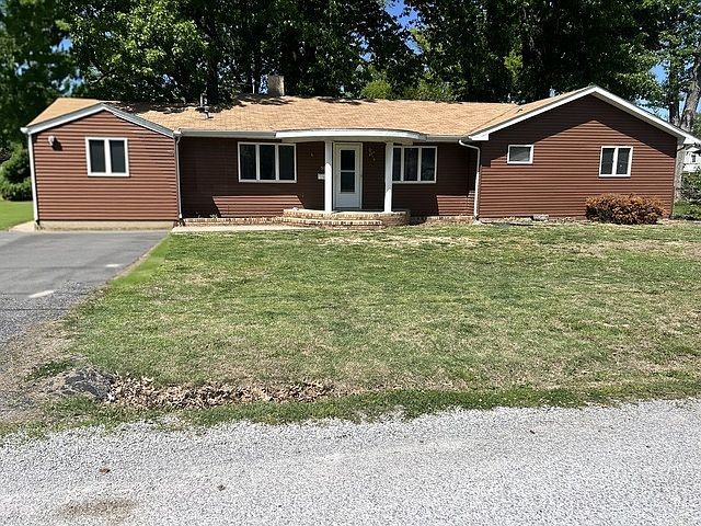 511 W 5th St Benton, IL 62812  | Single Family