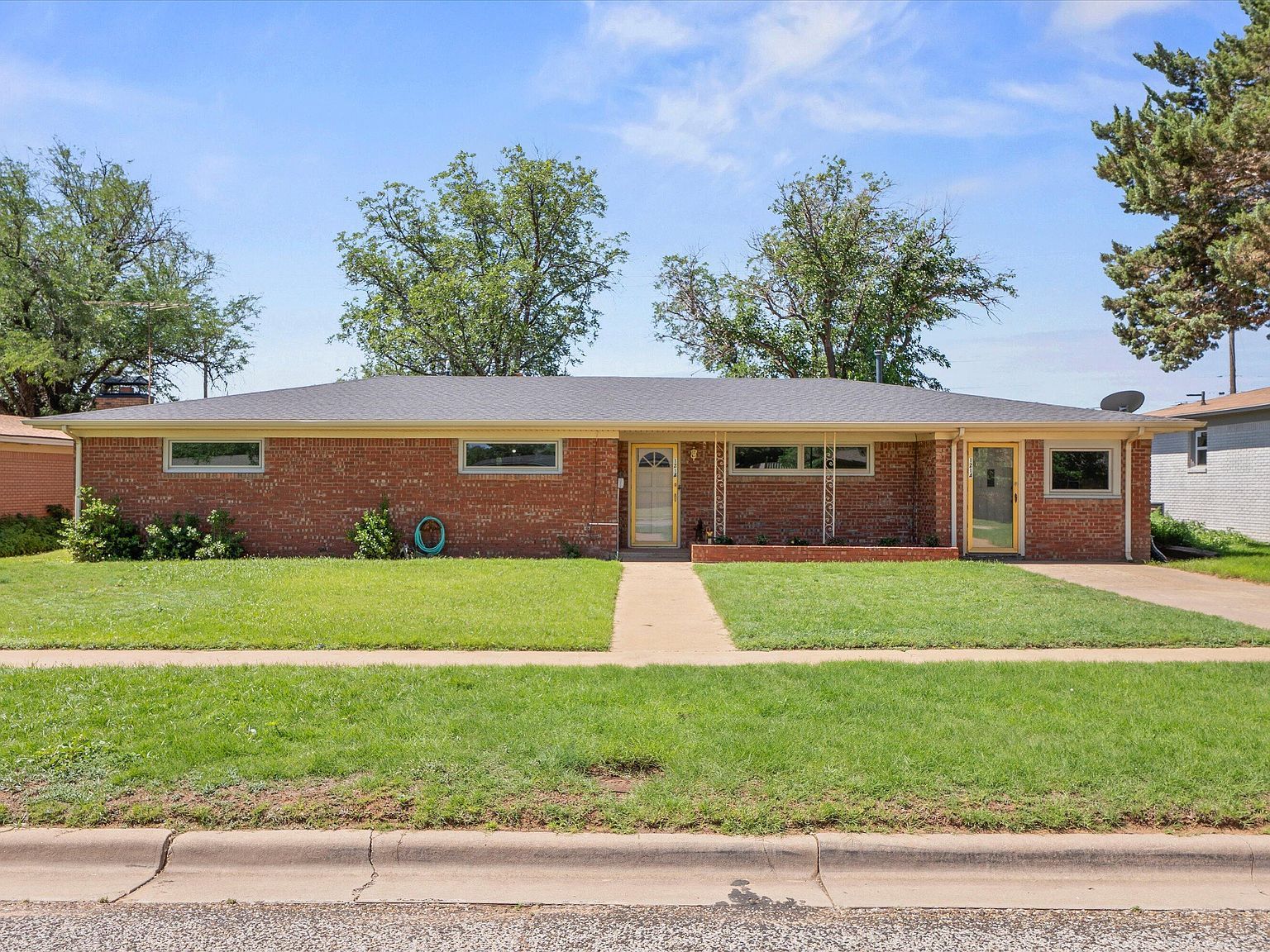 1214 E Buckley St Brownfield, TX 79316, 79316