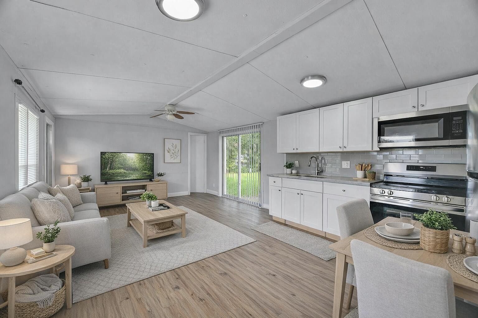 585 Avenue D NW Moore Haven, FL 33471 - Thumbnail 2