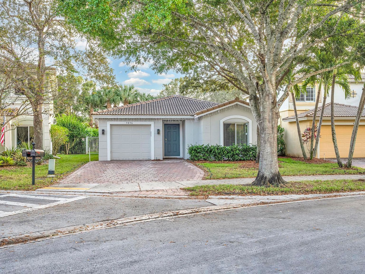 4856 SE Duval Dr Stuart, FL 34997 - Thumbnail 2