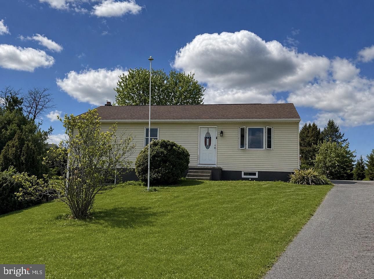 1577 Streamside Dr Chambersburg, PA 17202 | Single Family