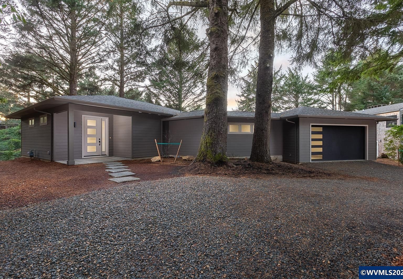 105 W Bay Point Rd Gleneden Beach, OR 97388 - Thumbnail 2