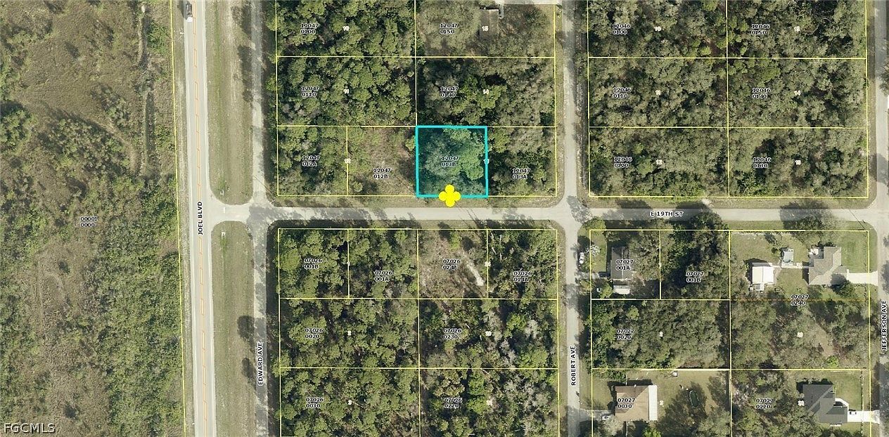 2405 E 19th St Lehigh Acres, FL 33972 - Thumbnail 2