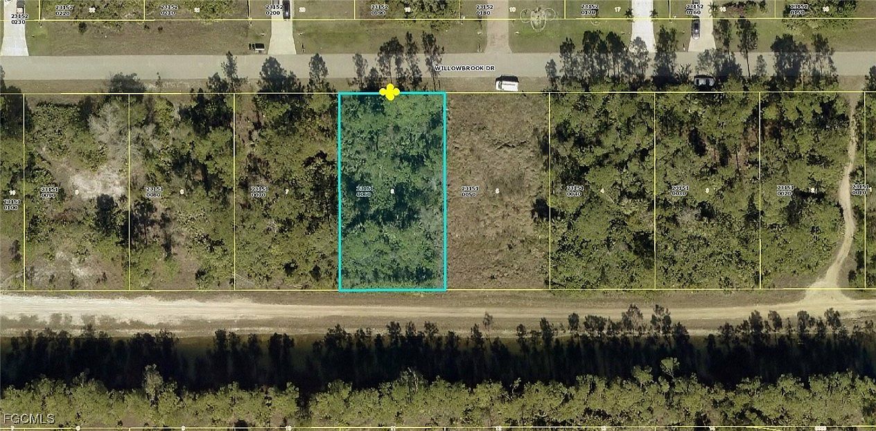 483 Willowbrook Dr Lehigh Acres, FL 33972 - Thumbnail 2