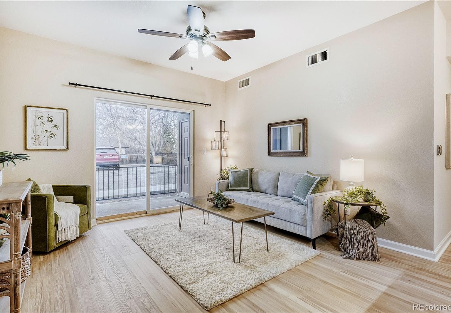 5633 E Atlantic Pl Unit 2A Denver, CO 80222 - Thumbnail 2