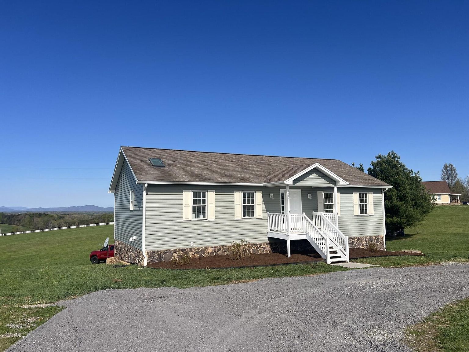 1147 Hickory Cove Ln Moneta, VA 24121  | Single Family