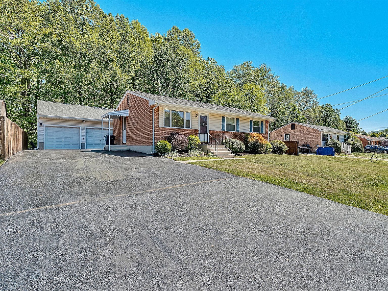 2725 Beaver Brook Rd Salem, VA 24153, 24153