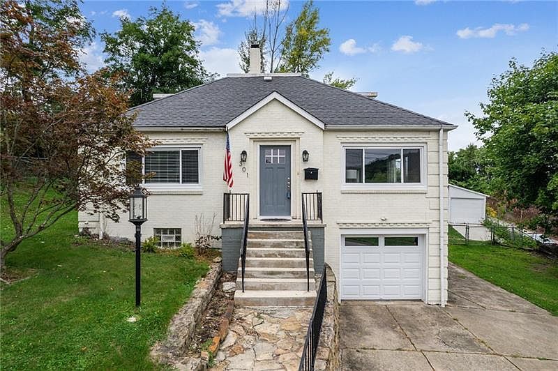 301 Lewis Ave Jeannette, PA 15644 - Thumbnail 2