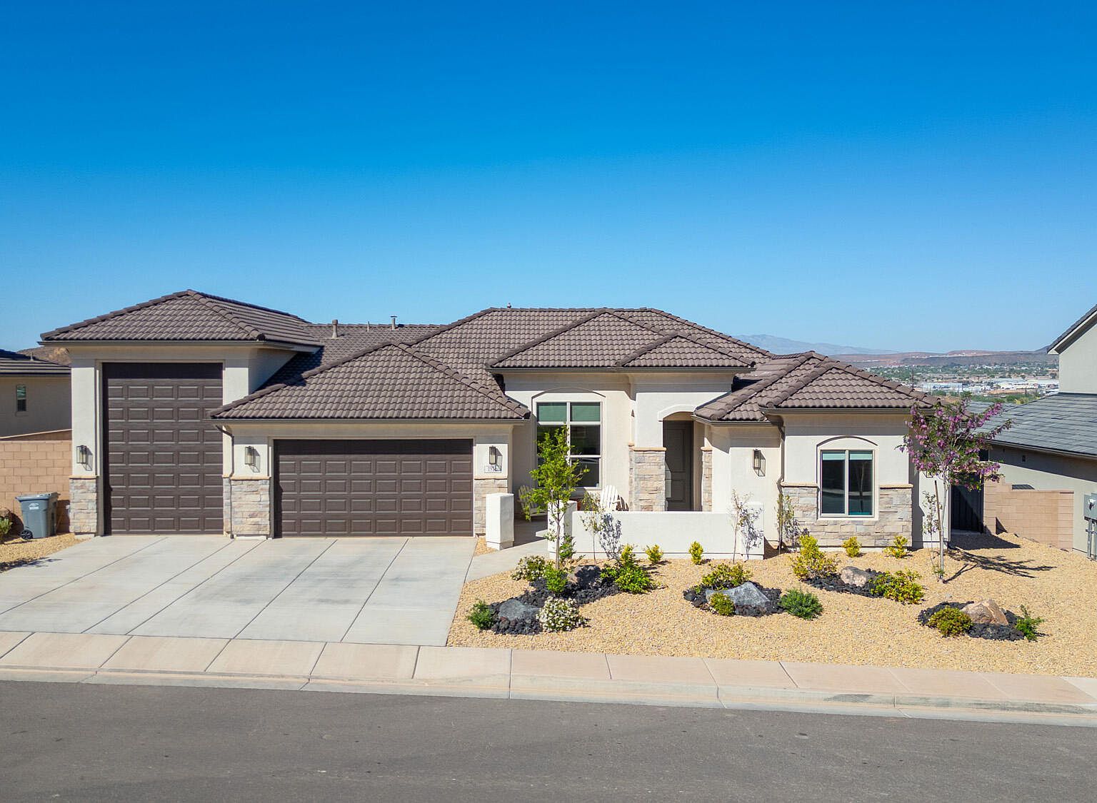 1916 S Pleiades Way Washington, UT 84780  | Single Family