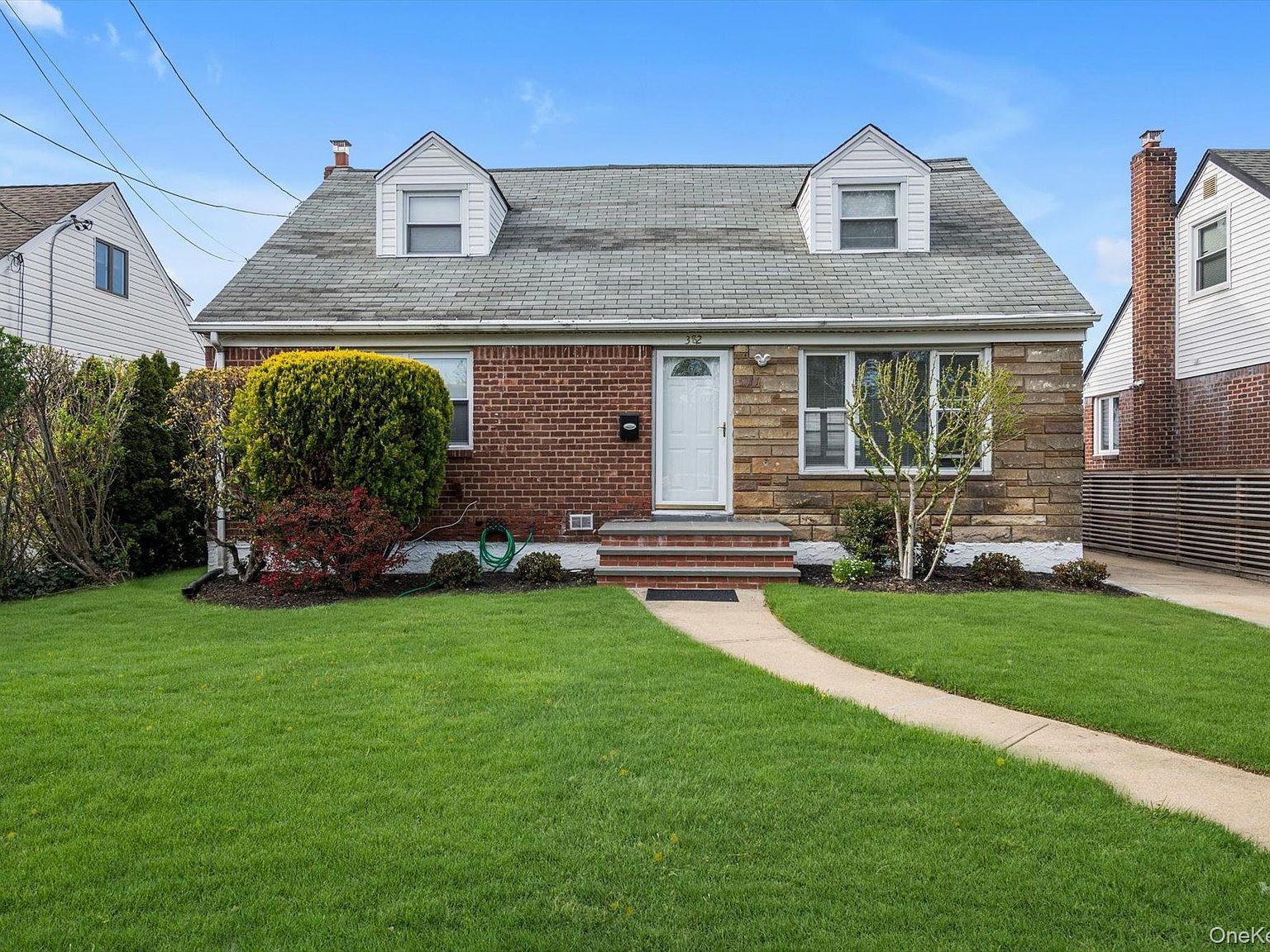 382 Old Country Rd Mineola, NY 11501  | Single Family
