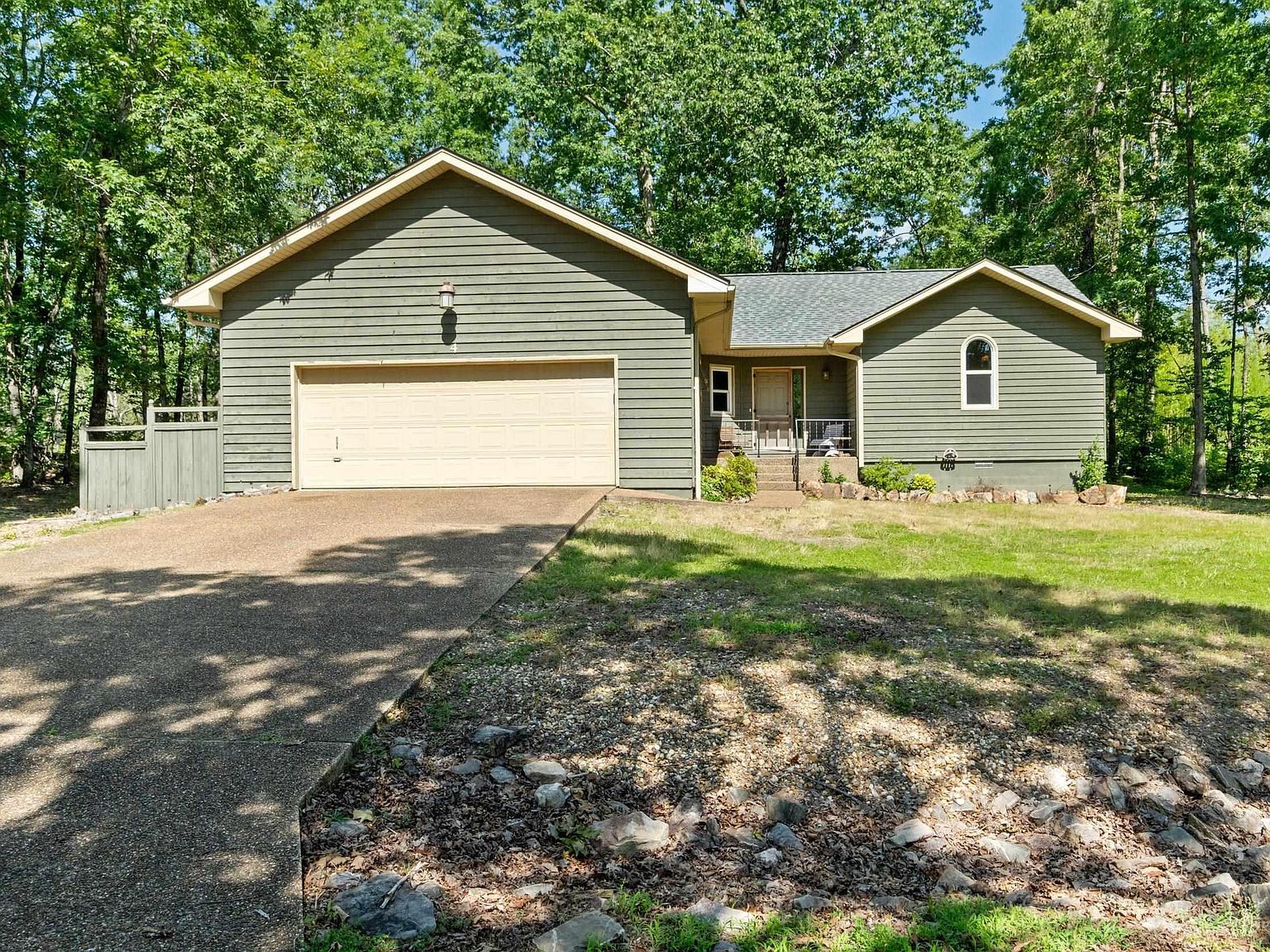 4 Almenara Ln Hot Springs, AR 71909  | Single Family