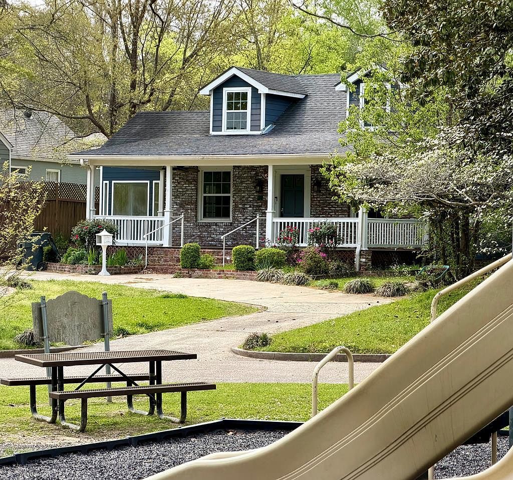 1705 Chambers St Vicksburg, MS 39180  | Single Family