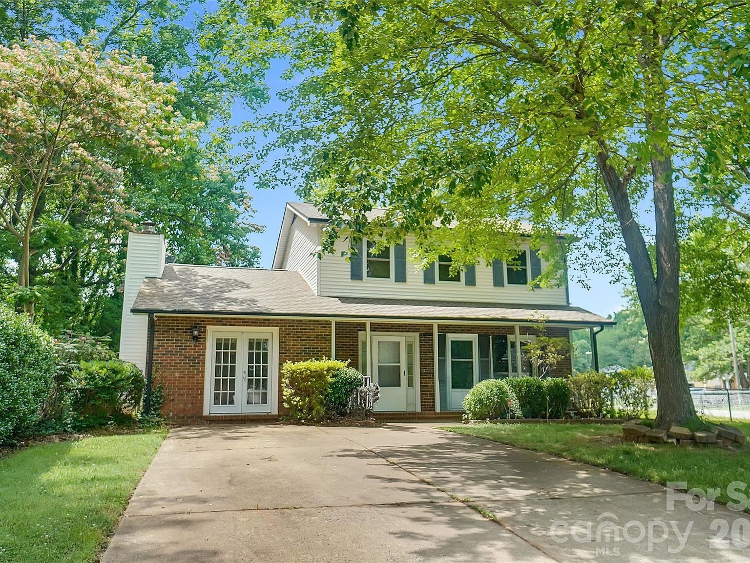 900 Highland Mist Ln Charlotte, NC 28215, 28215