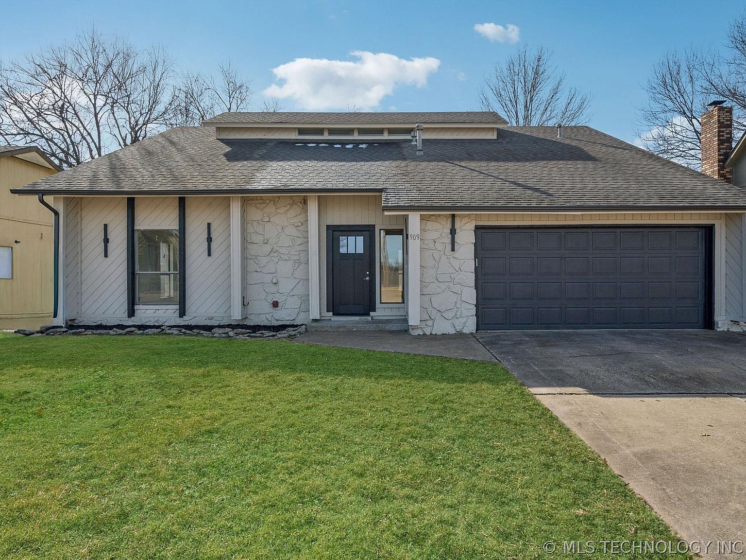 909 W Albuquerque St Broken Arrow, OK 74011 | Single Family