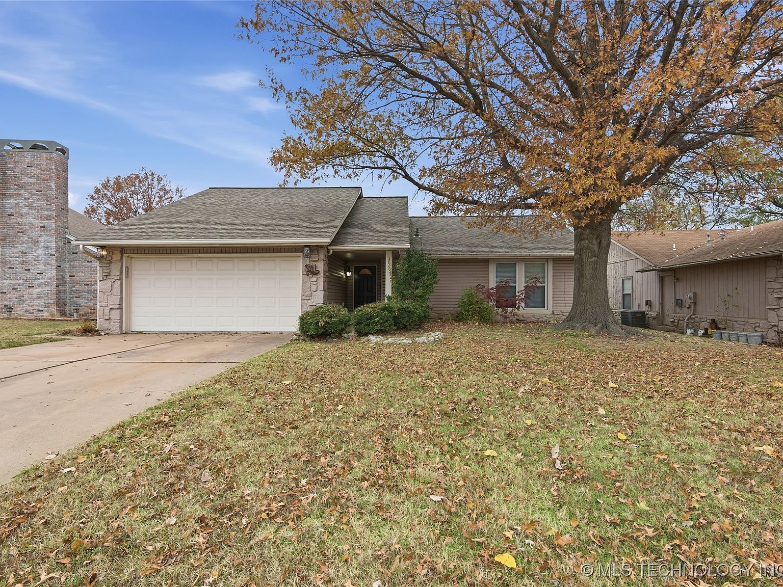 8841 E 93rd St Tulsa, OK 74133  | Single Family