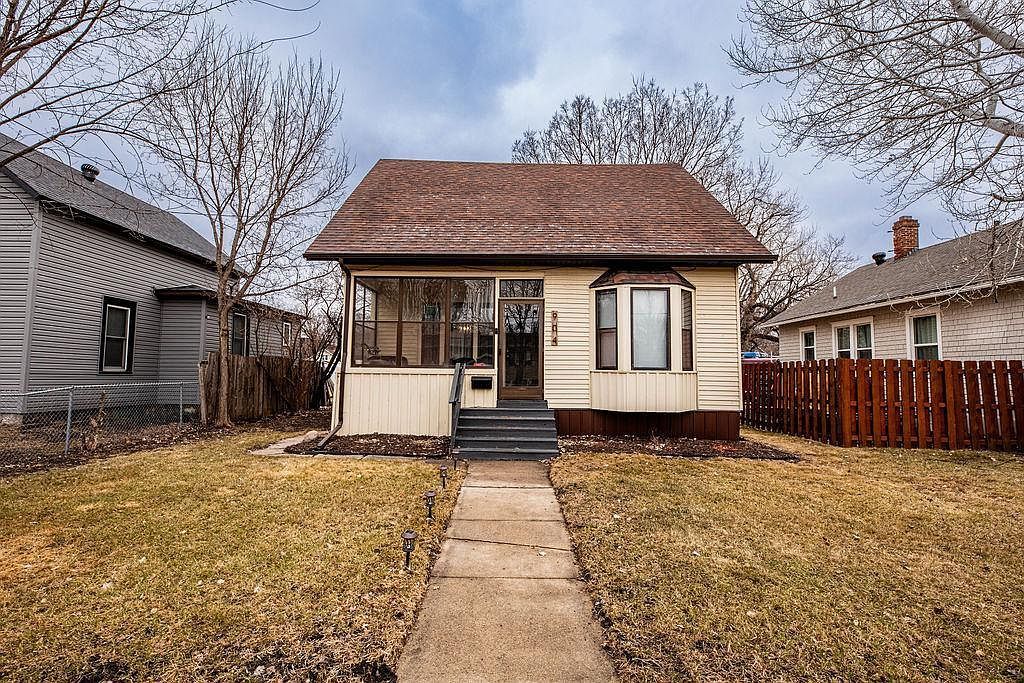904 12th St N Fargo, ND 58102  | Single Family