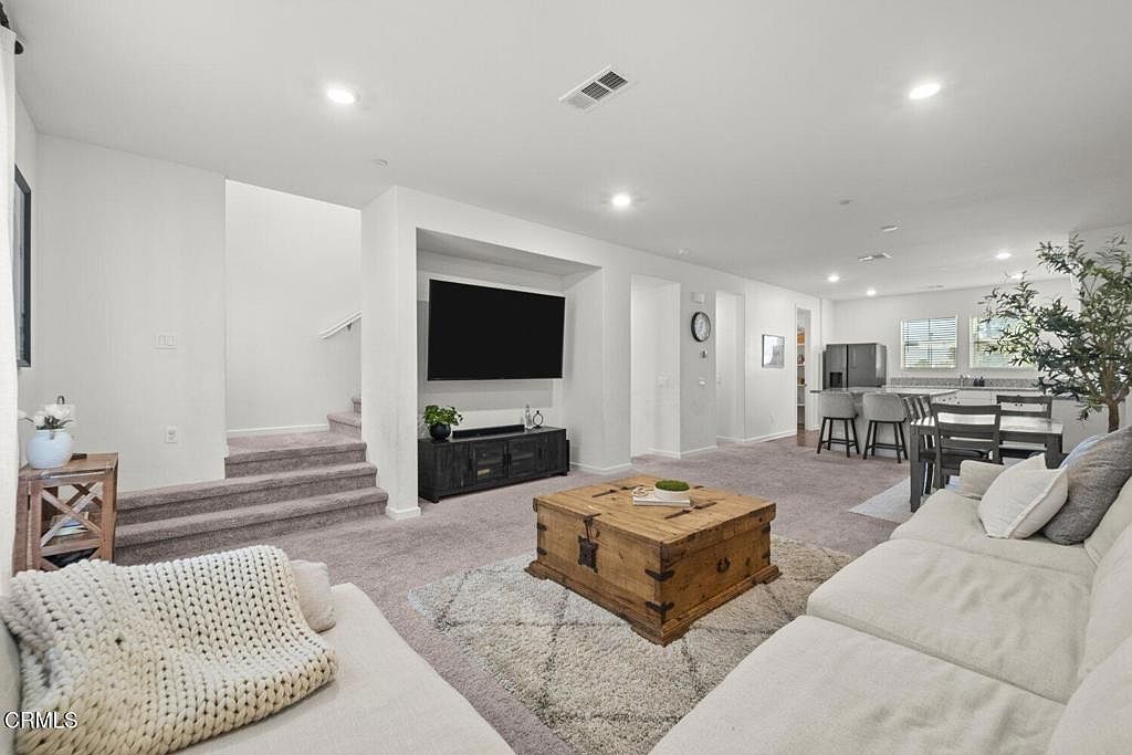 586 Apricot Ln Fillmore, CA 93015 - Thumbnail 2