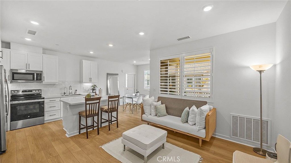 6123 Valentina Way #302 Eastvale, CA 92880 | Condominium