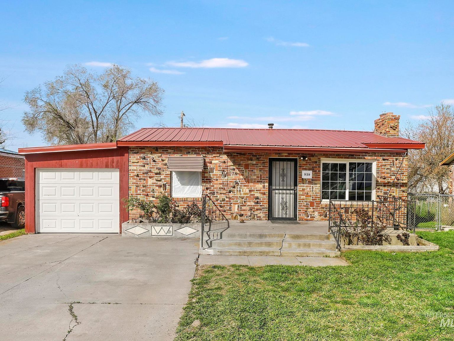 929 Nevada St Gooding, ID 83330 - Thumbnail 2