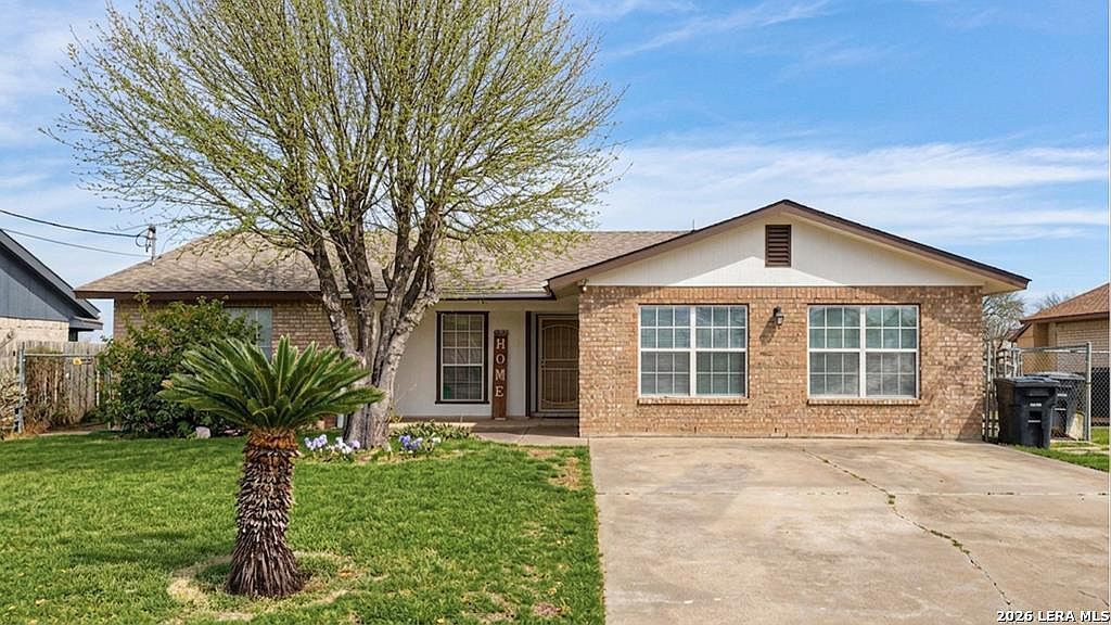 1563 Paseo De Encinal Dr Eagle Pass, TX 78852, 78852