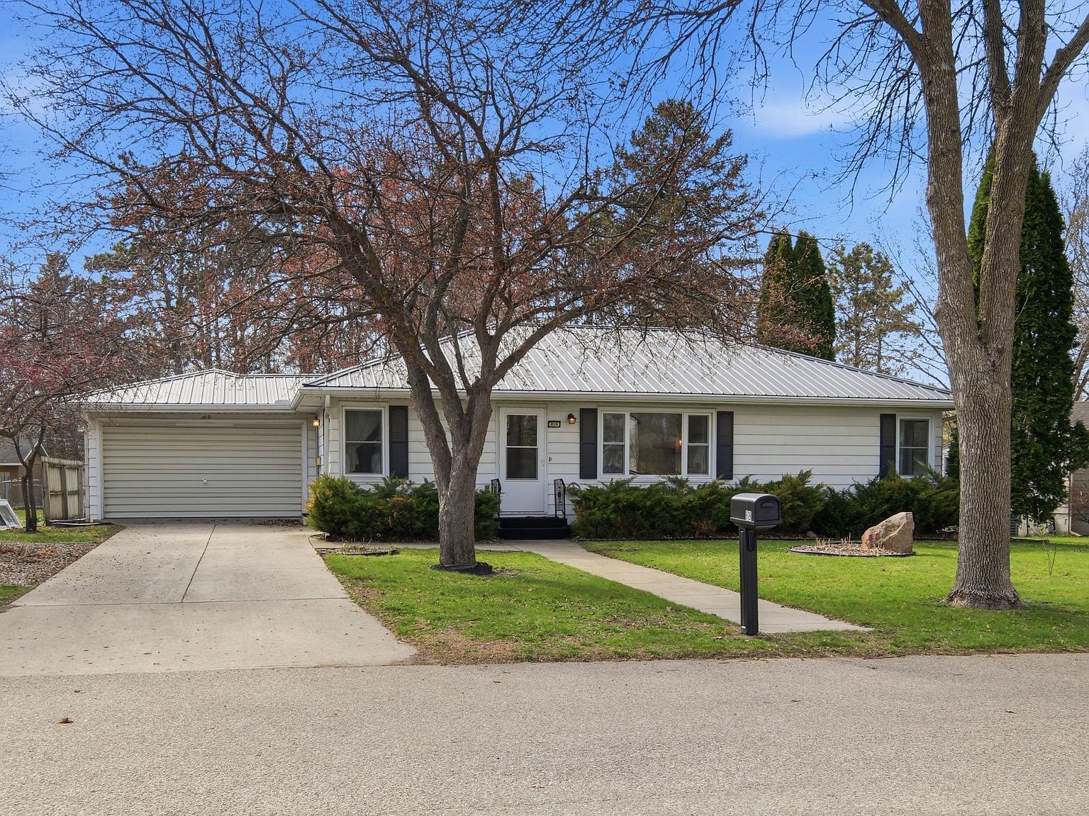 819 N Ramsey Ave Litchfield, MN 55355  | Single Family