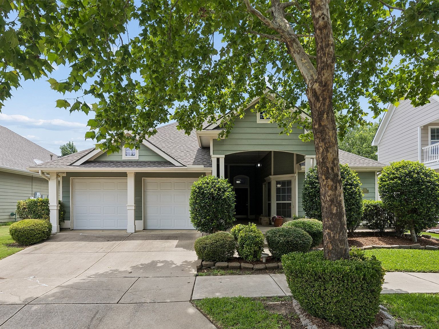 1104 Bell Manor Dr Aubrey, TX 76227, 76227