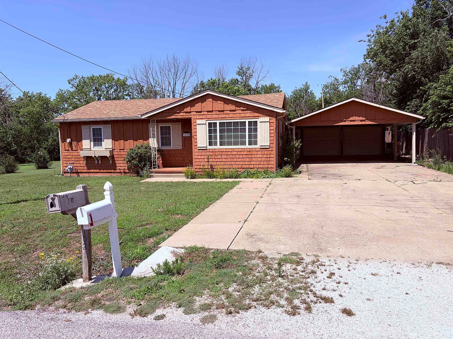 1022 S Cherry St Wellington, KS 67152 | Single Family