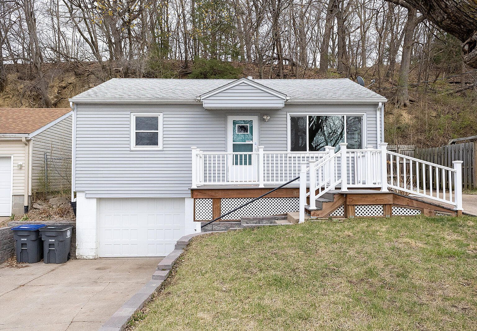 1557 Sunset Dr Council Bluffs, IA 51503  | Single Family