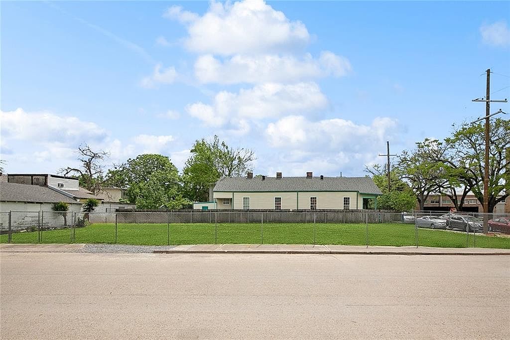 8539 Green St New Orleans, LA 70118  | Land/Lot